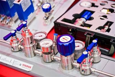 VIGOUR>>업계의 표준화된 발전을 선도합니다